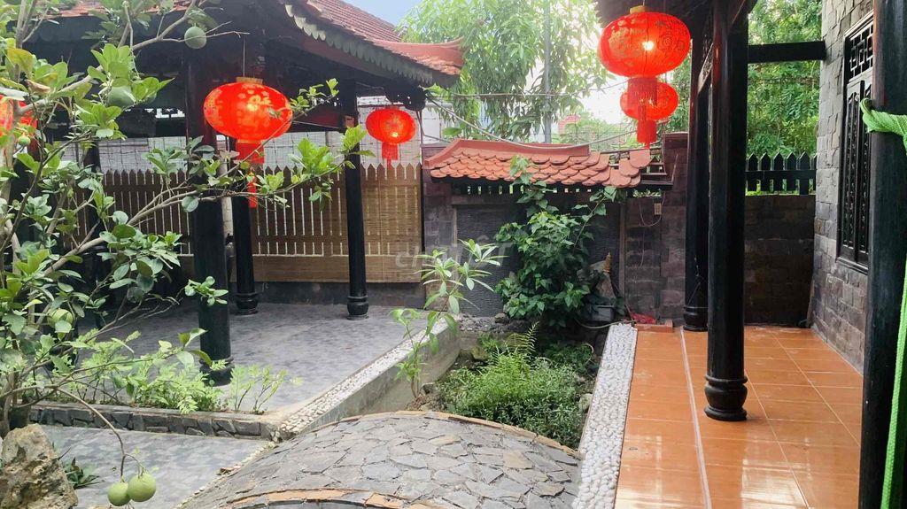 BÁN GẤP NHÀ BIỆT THỰ GỖ DIÊN SƠN
