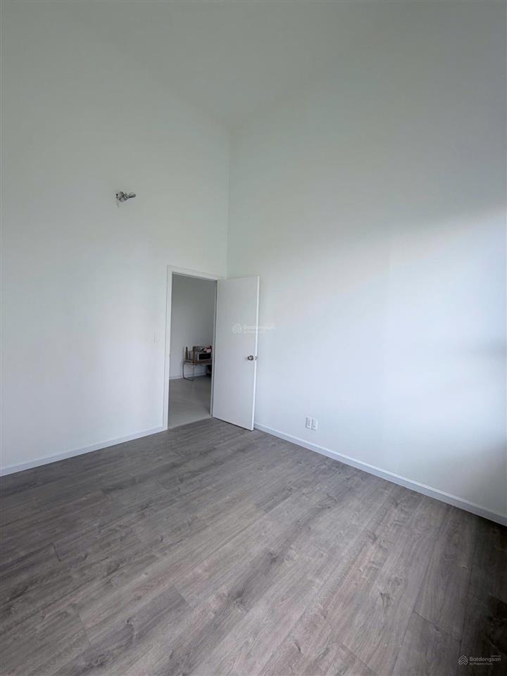 Giỏ hàng mua trực tiếp cđt, căn hộ office vuông vức 45 m2, trần cao 4,5 m, giá 3,2 tỷ