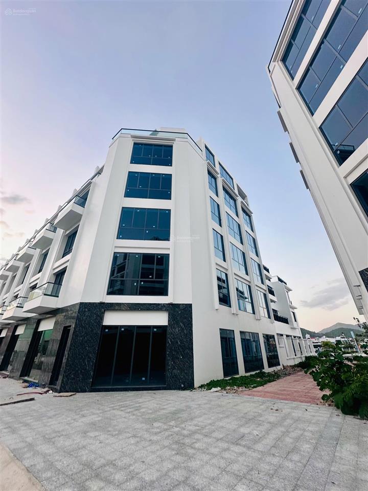Bán nhà gốc 2 mặt tiền 5 tầng  xây thô khu dự án cồn tân lập  nha trang