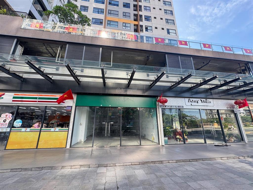 Cho thuê shophouse trệt tháp mp8 mizuki park nằm ngay đường chính giá 18tr/tháng.  0933 868 ***