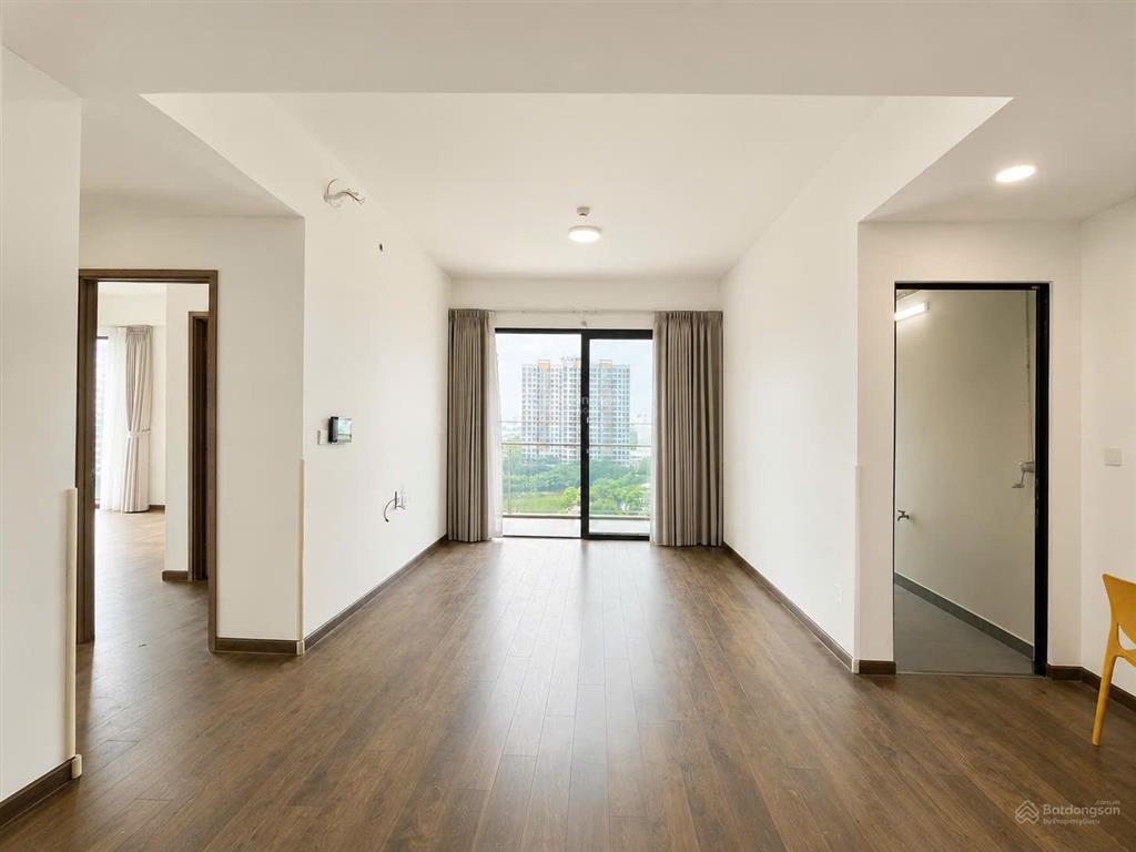 Cần cho thuê căn góc panorama 85m2 (2pn, 2wc) giá 12tr/tháng view đẹp, ở liền.  0933 868 ***