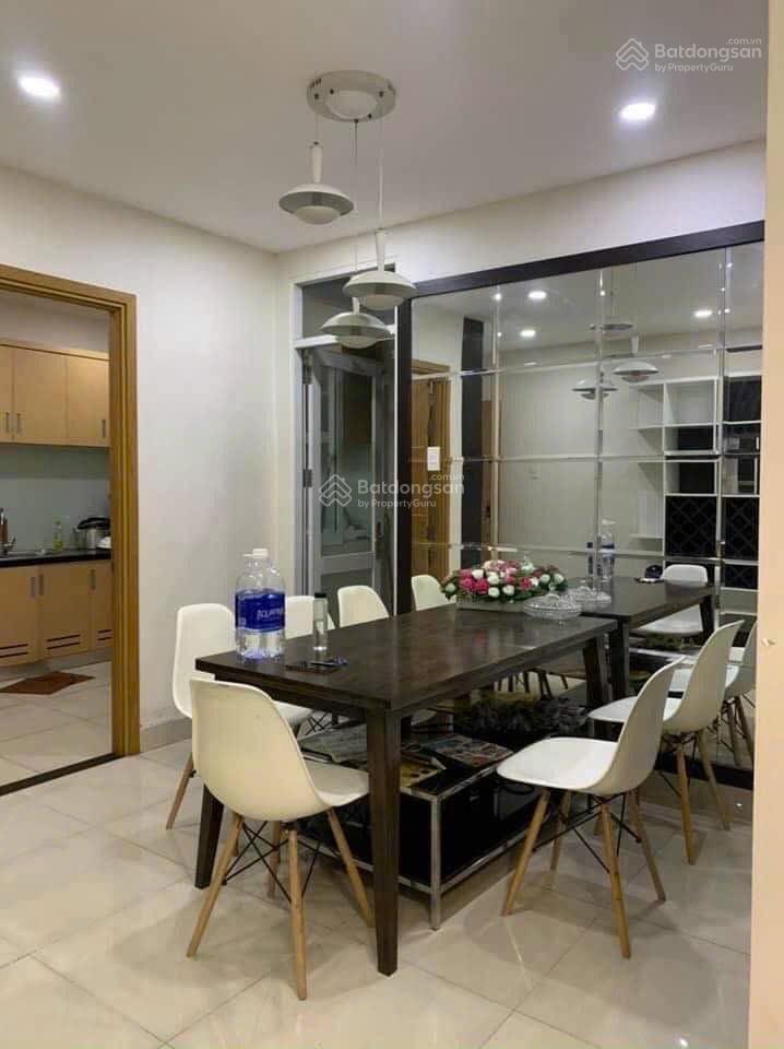 Căn hộ nhỏ xinh nằm yên tĩnh trên đường trần hưng đạo, quận 1. dt 45m2.