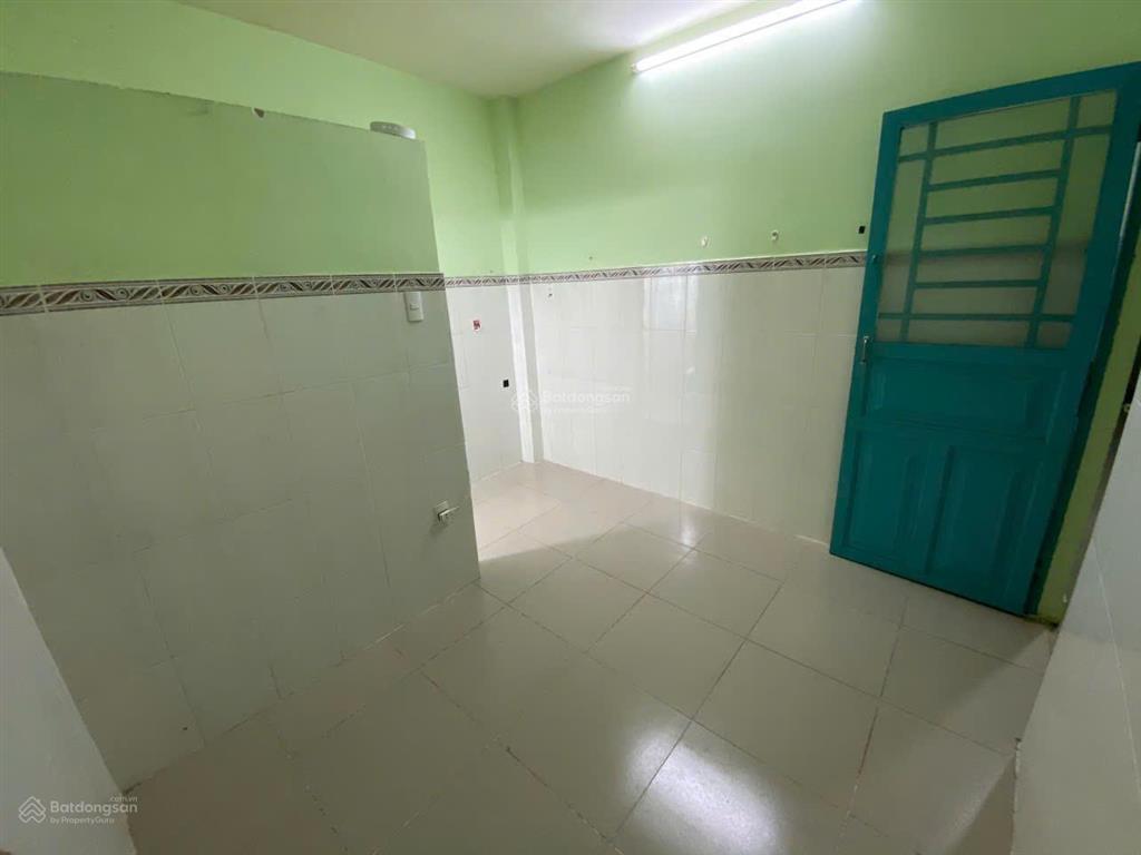 Phòng thông thoáng, có máy lạnh, phòng trống đường 3/2, quận 10, đối diện chùa