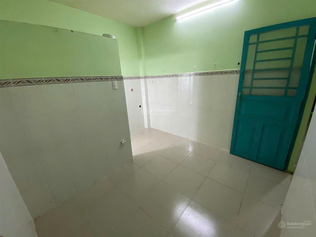 Phòng trọ quận 8 gần cầu chữ y, toilet riêng, có chỗ để xe miễn phí