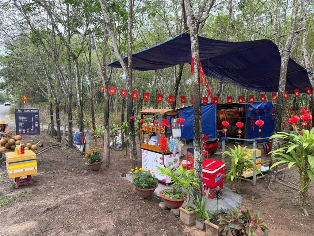 Đất mặt tiền đường dh703 trung tâm dầu tiếng bình dương dt 1300m có 22m mặt tiền 2 tỷ **