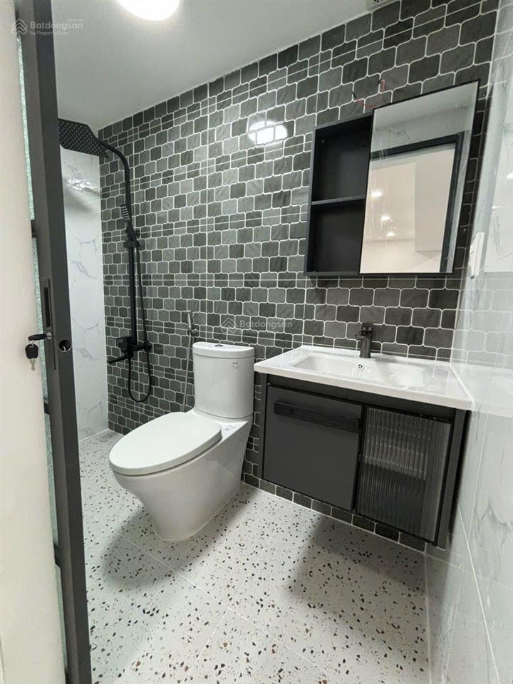 Chính chủ cho thuê hưng vượng 2, 2pn, 2wc nhà mới , nội thất cao cấp