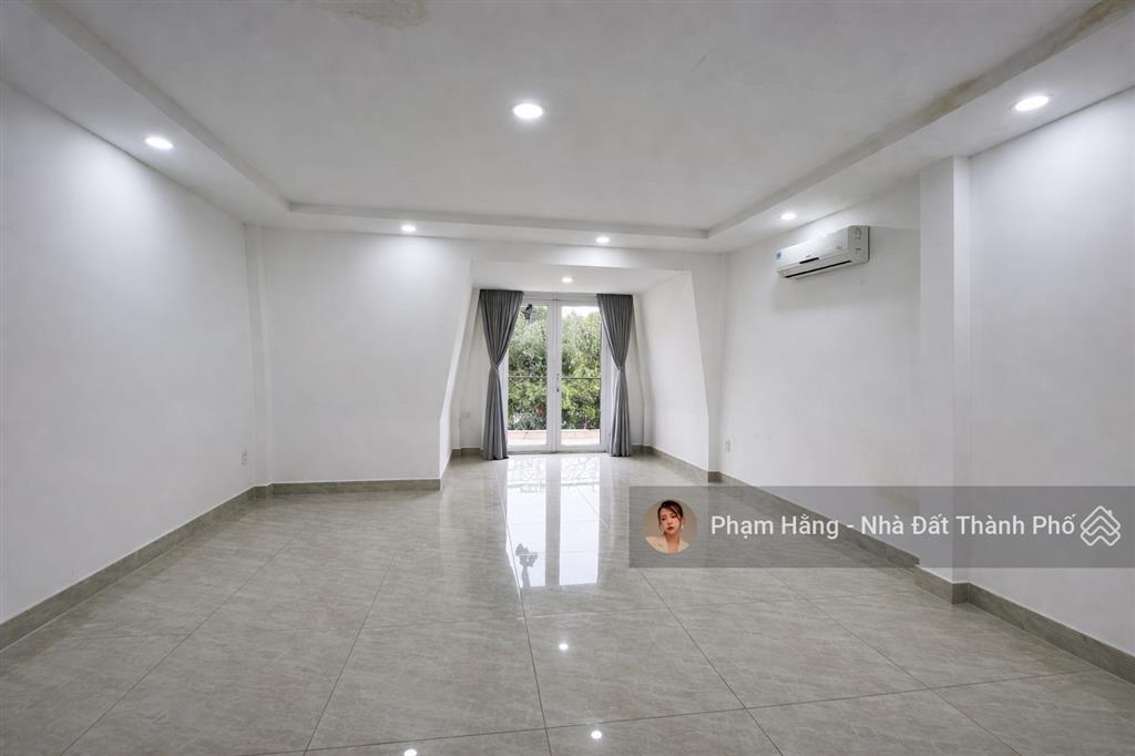 Mặt tiền trần thị nghỉ 45tr có thang máy