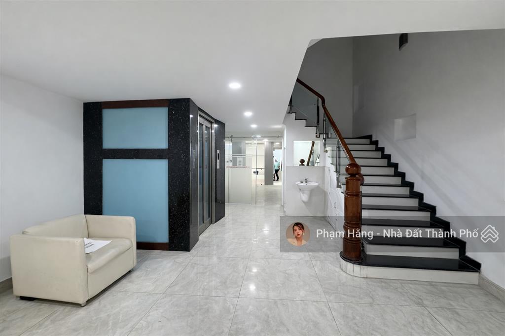 Mặt tiền trần thị nghỉ 45tr có thang máy