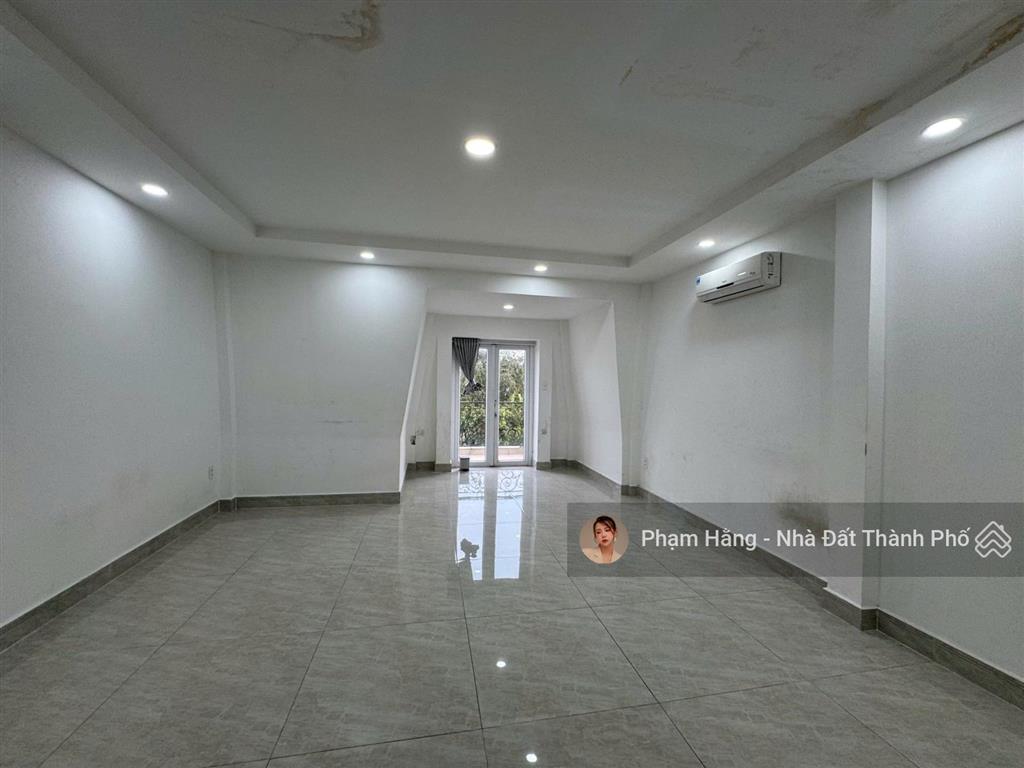 Mặt tiền trần thị nghỉ 45tr có thang máy