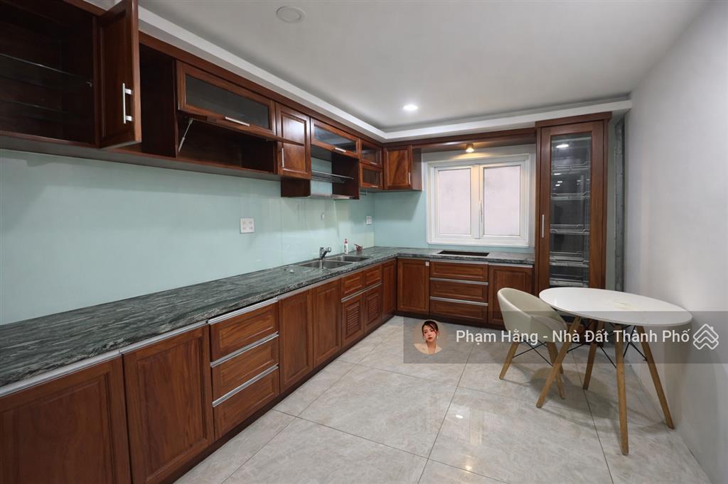 Mặt tiền trần thị nghỉ 45tr có thang máy