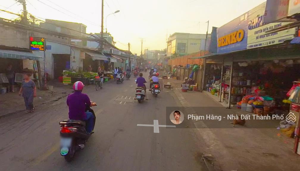 Cho thuê 2700m2 mt dương quảng hàm 300tr