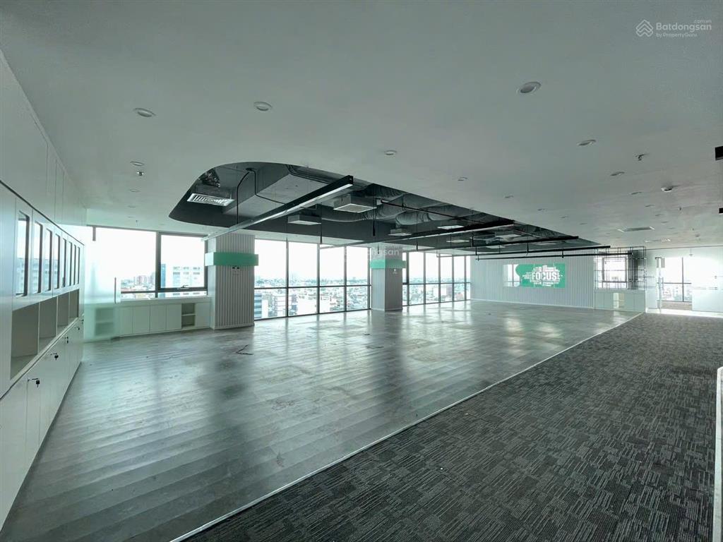 Cho thuê sàn rộng tòa nhà văn phòng gò vấp