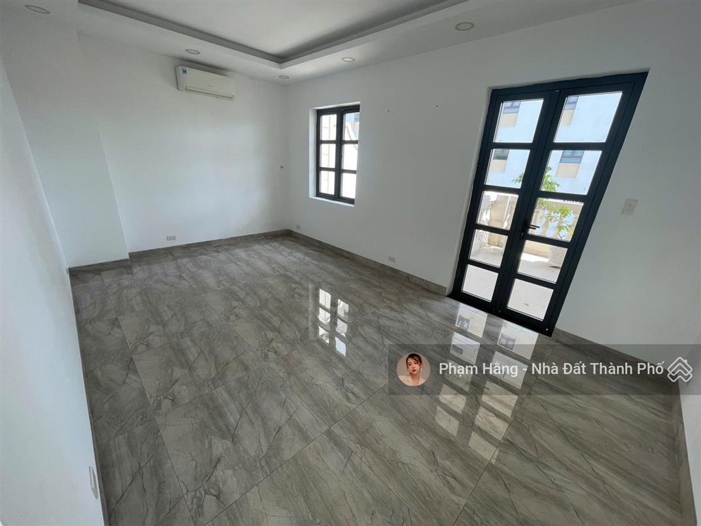 Nguyên lầu văn phòng cityland chỉ 10tr dtsd 80m2, 2p