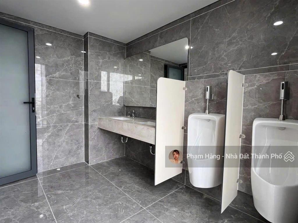 Cho thuê tòa nhà căn hộ cao cấp 1300m2, 450tr