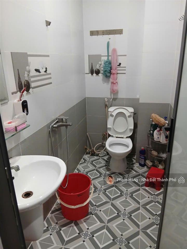 Bán căn góc 2 mặt tiền ngay huỳnh mẫn đạt  vũ ngọc phương dt 4x10m 1 trệt 2 lầu 1 mcct