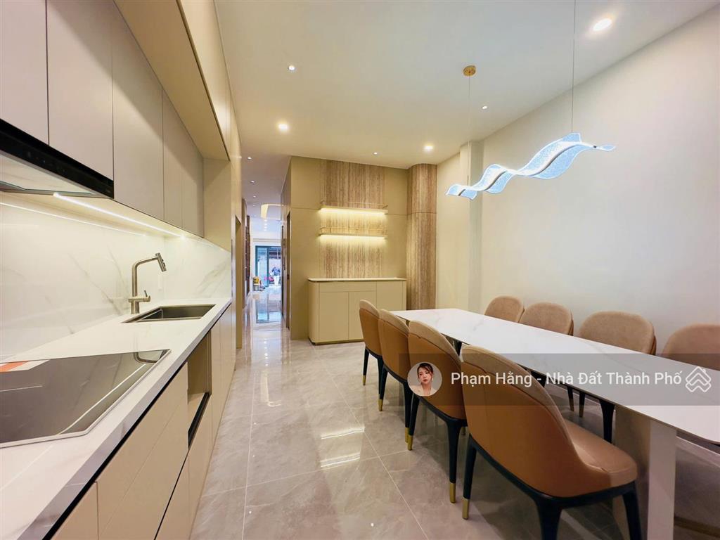 Bán nhà 3 tầng hẻm xe hơi full nội thất có thang máy