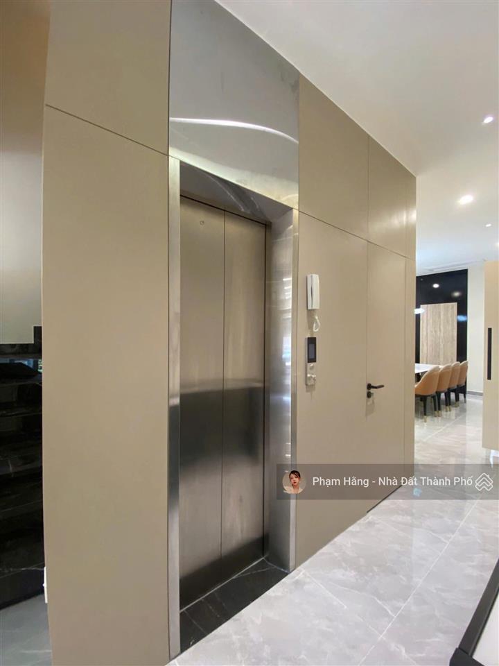 Bán nhà 3 tầng hẻm xe hơi full nội thất có thang máy