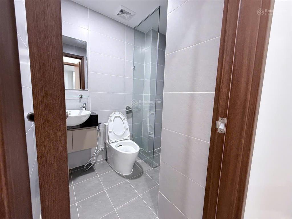 Ngộp bank cần ra gấp căn bcons city  tháp emerald có cam kết thuê 12tr/tháng, mà new 100%