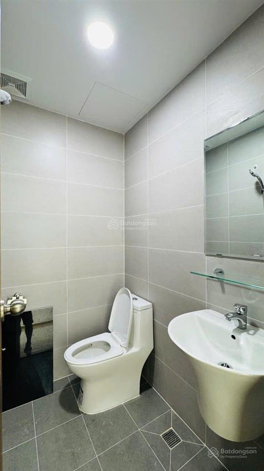 Căn 2pn2wc cho thuê 5tr5 green topaz nhà mới, hướng nam mát mẻ, thang máy hiện đại, pccc chuẩn