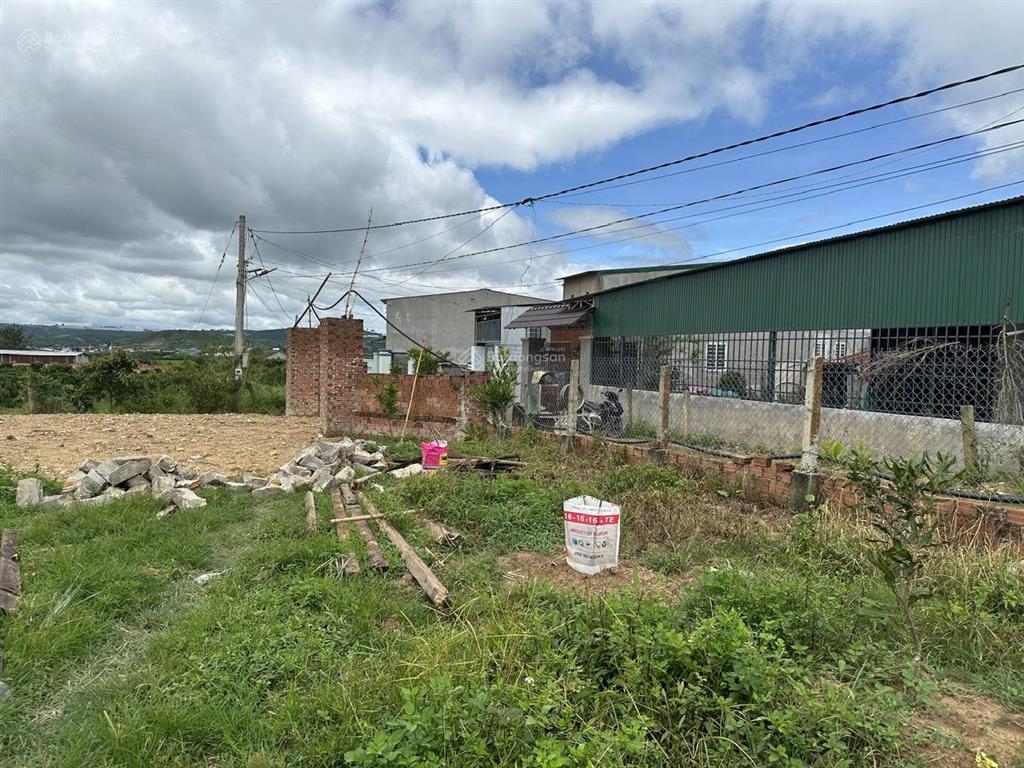 Tôi cần bán gấp đất nhà vườn (cách chợ đinh văn 2km) xã đạ đờn, lâm hà. dt 3014m2, giá 3,6tỷ