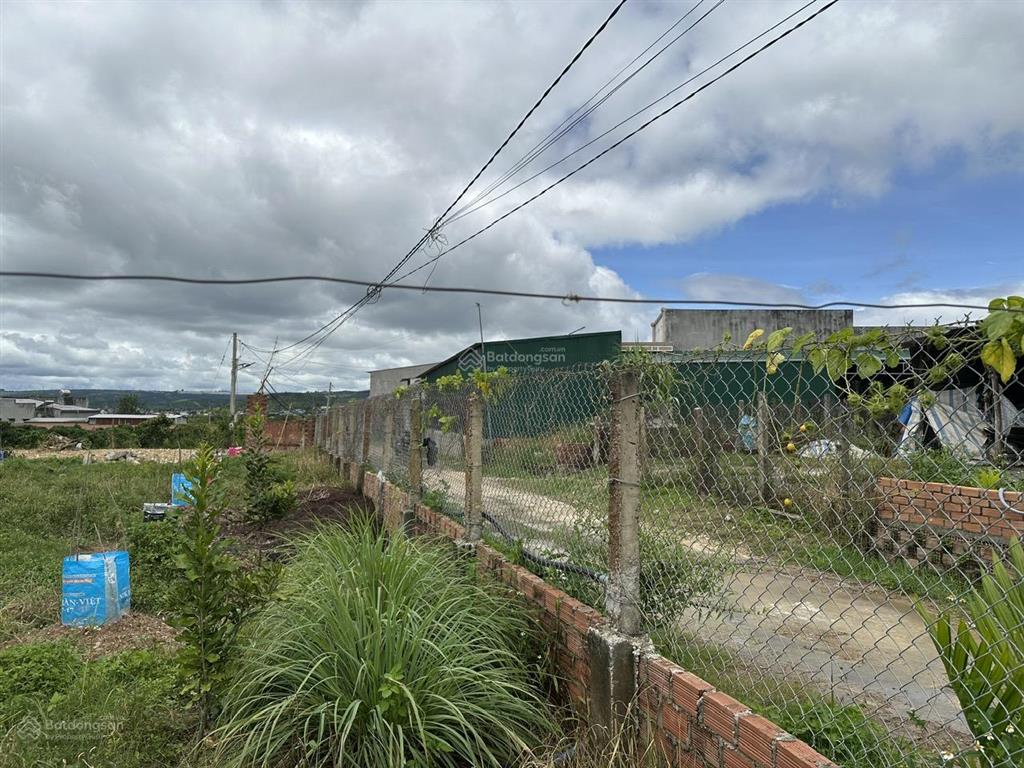 Tôi cần bán gấp đất nhà vườn (cách chợ đinh văn 2km) xã đạ đờn, lâm hà. dt 3014m2, giá 3,6tỷ