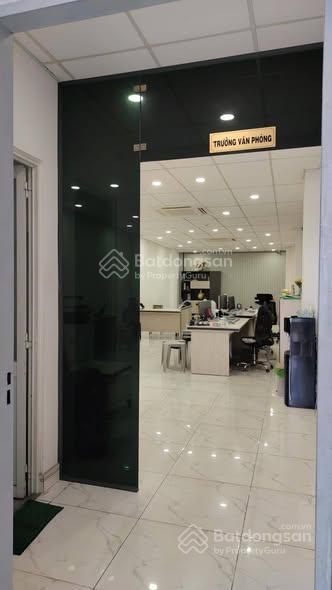 Cho thuê tòa nhà nguyên căn, mặt tiền đường phan văn hớn, vị trí vàng