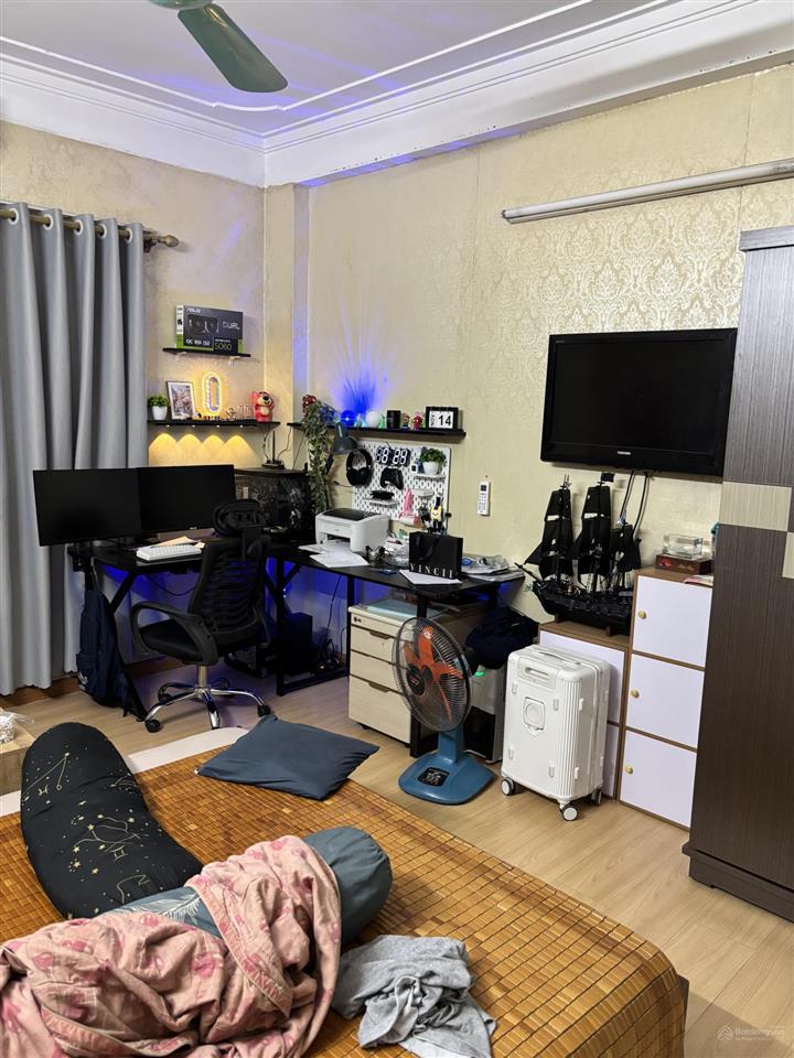 Cho thuê phòng 24 m2, khép kín phố hào nam đối diện nhạc viện hà nội