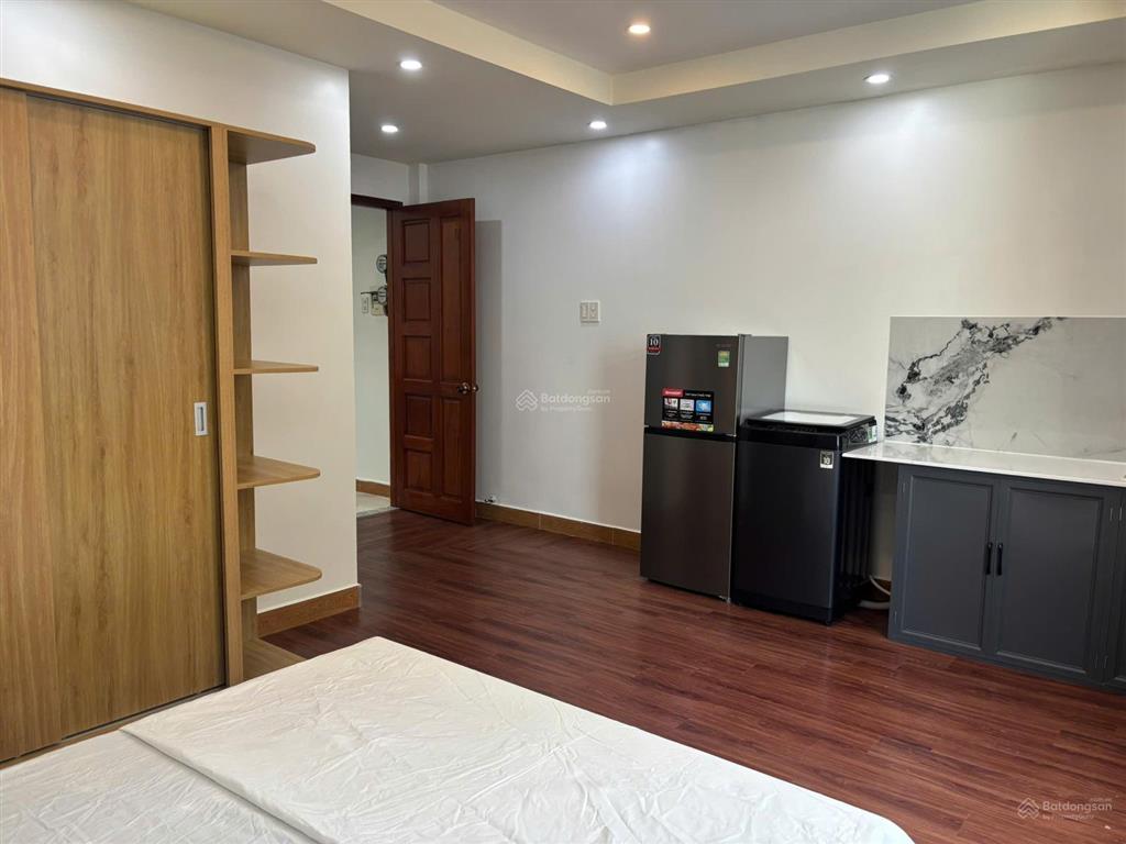 Cho thuê phòng ban công khu dân cư đại phúc 35m2, phòng mới, full nội thất. 5,5 triệu/tháng