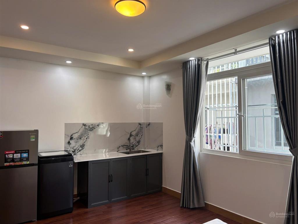 Cho thuê phòng ban công khu dân cư đại phúc 35m2, phòng mới, full nội thất. 5,5 triệu/tháng
