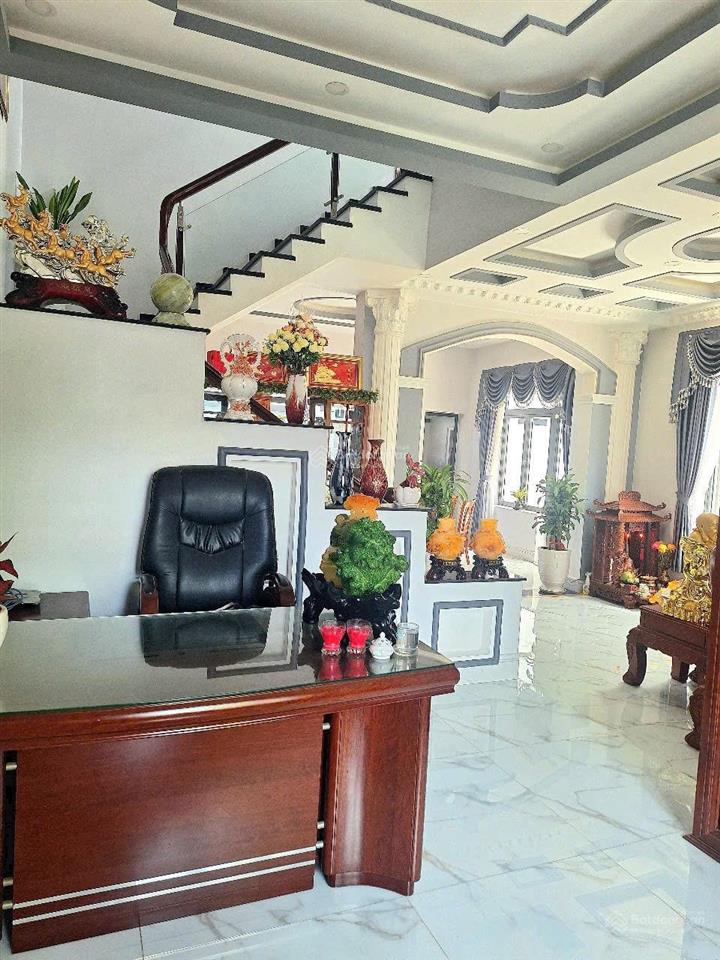 Chỉ cần 19tỷ có ngay căn biệt thự kdc đại phúc green villas dt 200m2 hầm trệt 2 lầu áp mái sh