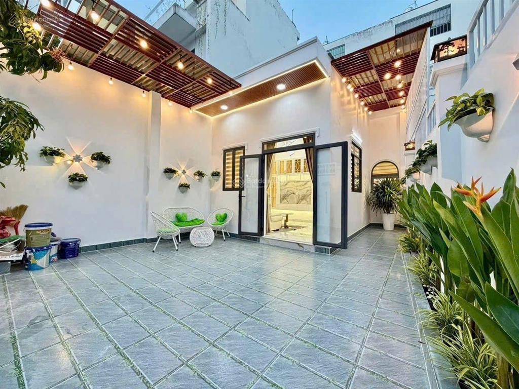 Nhà sân vườn 90m2, hẻm xe hơi huỳnh tấn phát, hơn 5 tỷ, nội thất cao cấp