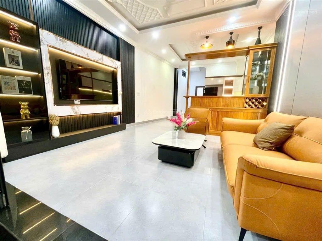 Nhà sân vườn 110m2, hẻm xe hơi cạnh huỳnh tấn phát, 4 tầng, 7 tỷ, để lại nội thất
