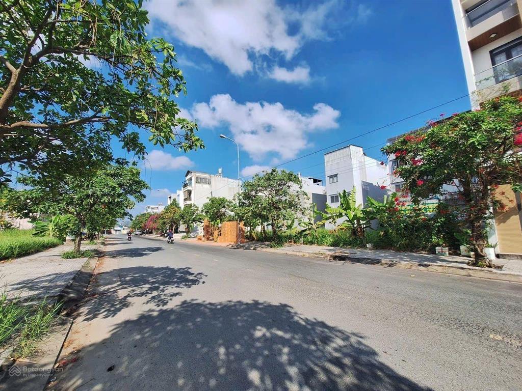 Hiếm, đất nền đối diện chung cư, 5x19m, 7 tỷ, kdc đào sư tích, xây tự do