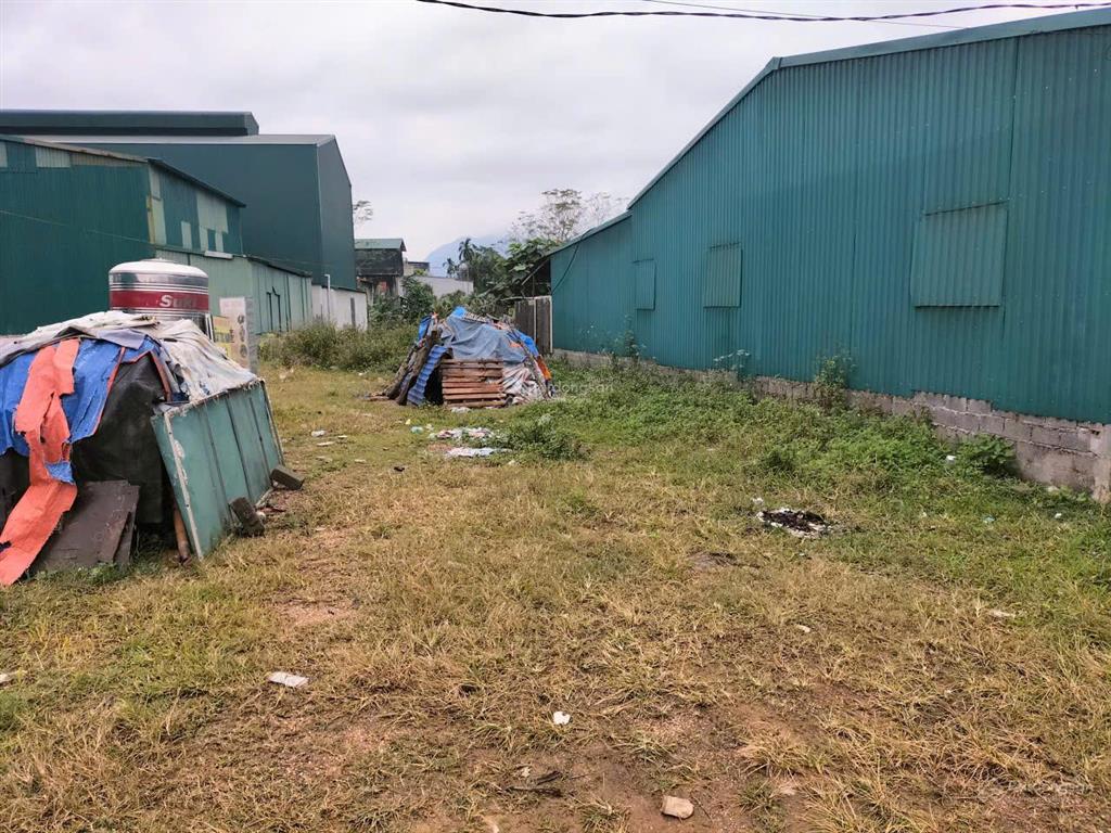 126m đối diện ủy ban mới cách quốc lộ 12b chỉ 30m tiện kinh doanh đông bắc kim bôi hòa bình