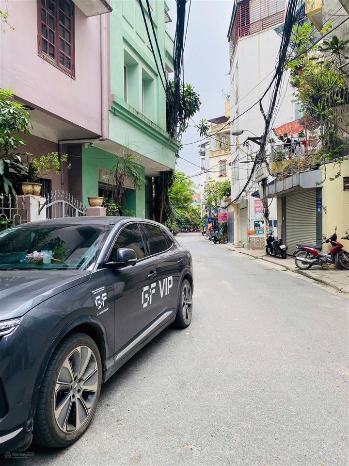 Hiếm  cù chính lan  hoàng văn thái  lô góc  sát phố  gần ô tô  chỉ 8 tỷ hơn