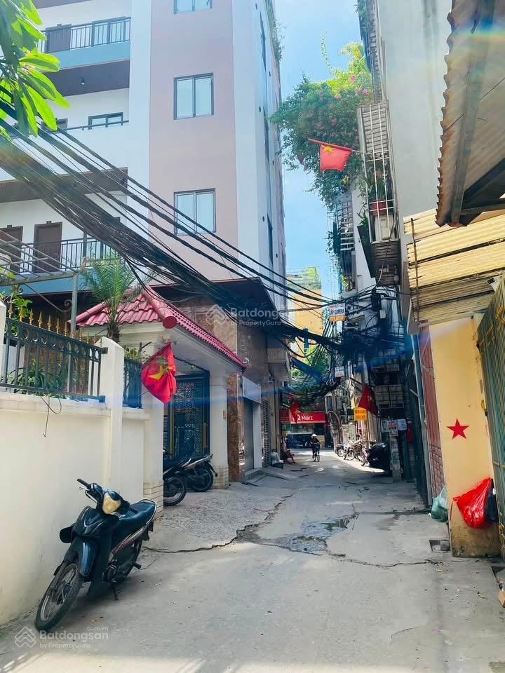 Ô tô đỗ cửa lô góc lê trọng tấnkinh doanh chỉ 10.75 t.ỷ