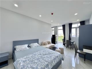 Cho thuê căn hộ ban công 47m2 mới, thuận tiện di chuyển quận 1, quận 3, sân bay