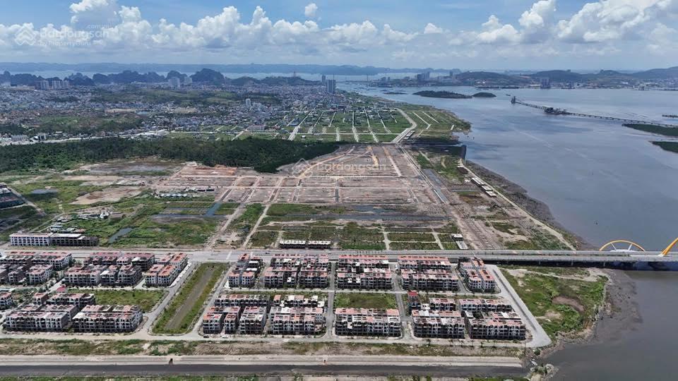 Bán lô đất nền mặt đường 31m cạnh góc giá rẻ tại dự án flc tropical hạ long