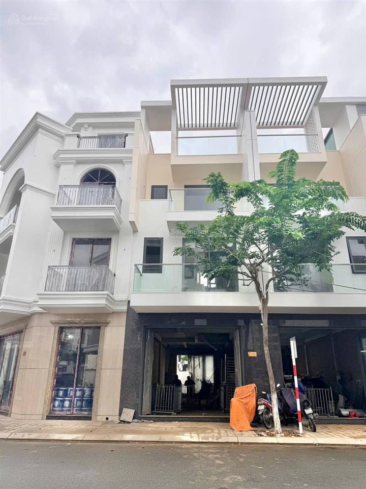 Bán căn nhà kề góc ngã 4 đường a2 và b4 khu đô thị vcn phước long 2 nha trang.