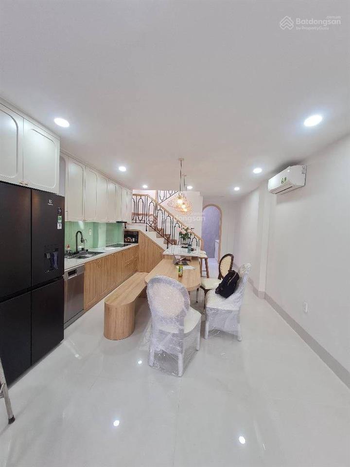 Nhà châu âu ngay aeon mall 4 tầng 4,2x15 xe hơi ngủ nhà  thiết kế á âu đẳng cấp, nội thất full