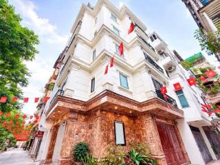 Bán nhà phạm văn đồng, 60m2, 7 tầng thang máy, kinh doanh, full nội thất, hơn 26tỷ.