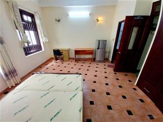 Cho thuê phòng studio khu trung sơn full nội thất, lầu 1, giờ giấc tự do, 35m2. giá 5,2tr/tháng