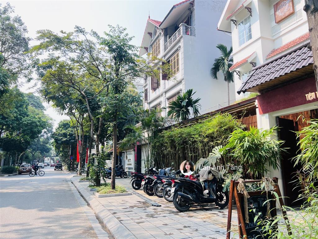 Bán biệt thự 165m2 lô góc khu lão thành cách mạng cầu giấy  hiếm như vàng  ở đẳng cấp truyền đời