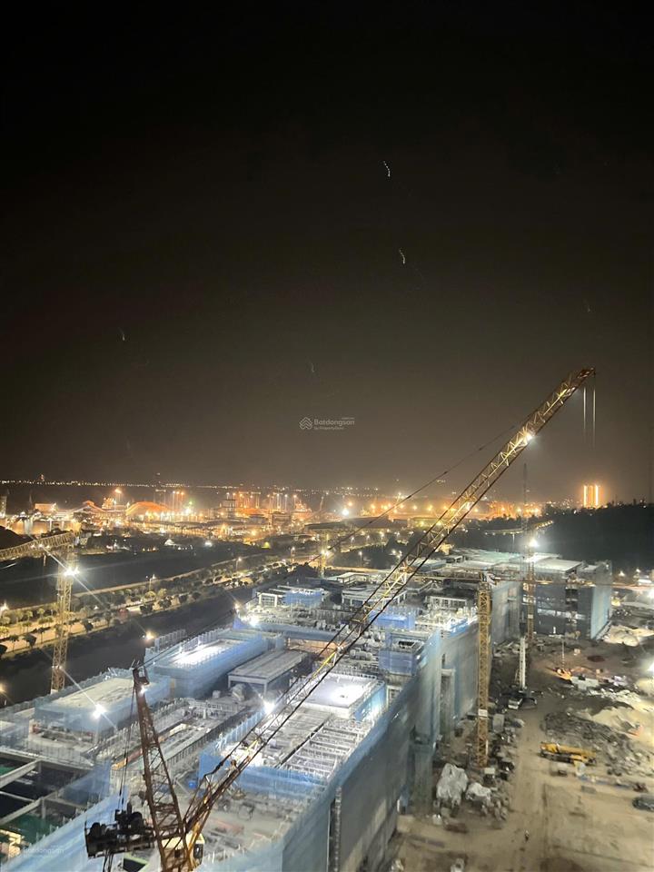 Chính chủ bán căn 1 ngủ view aoen hạ long, view cảng cái lân
