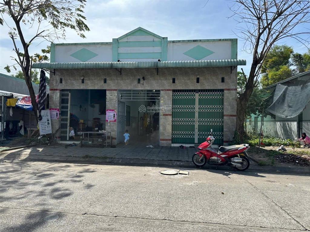 Cặp trọ đang hoạt động full phòng,dòng tiền ổn định,mặt tiền đường xe oto tránh nhau