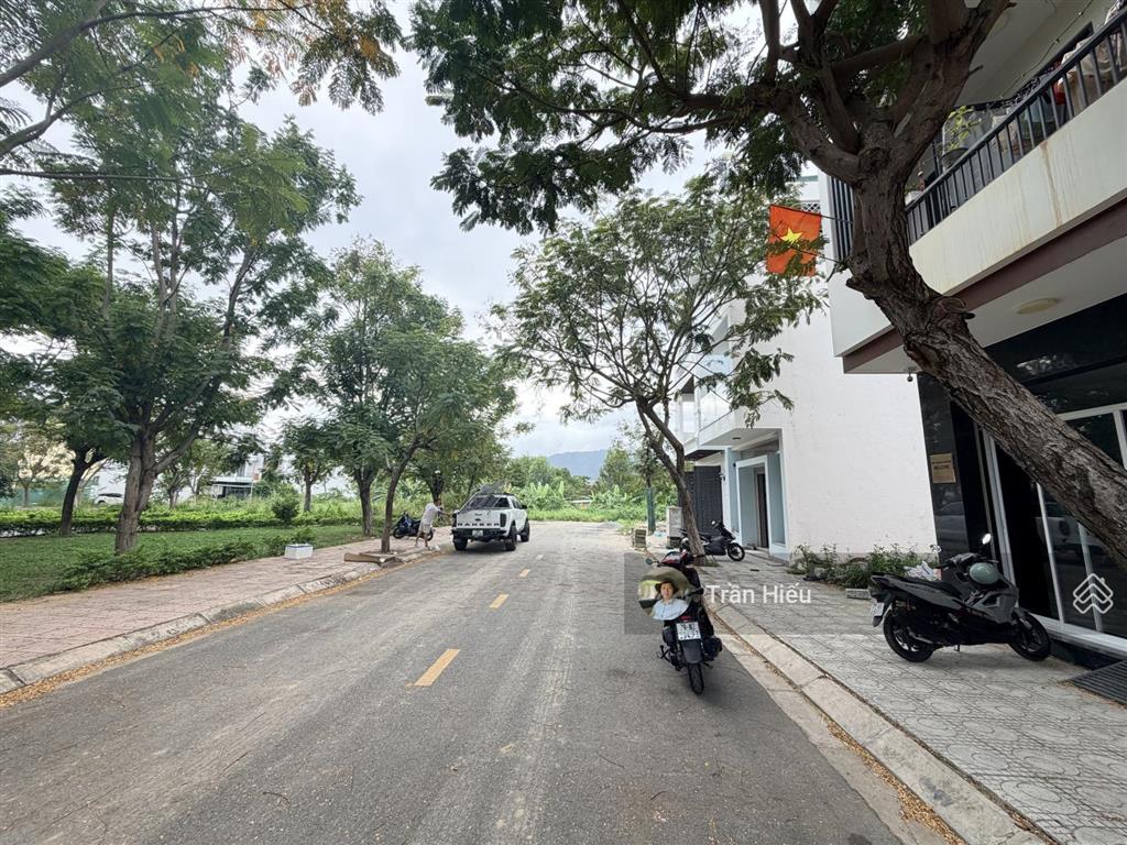 Chính chủ bán lô 2 mặt tiền đa công năng. đối diện công viên cực đẹp đường thông ra thích quảng đức