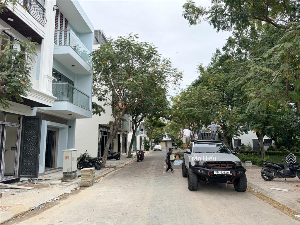 Chính chủ bán lô 2 mặt tiền đa công năng. đối diện công viên cực đẹp đường thông ra thích quảng đức