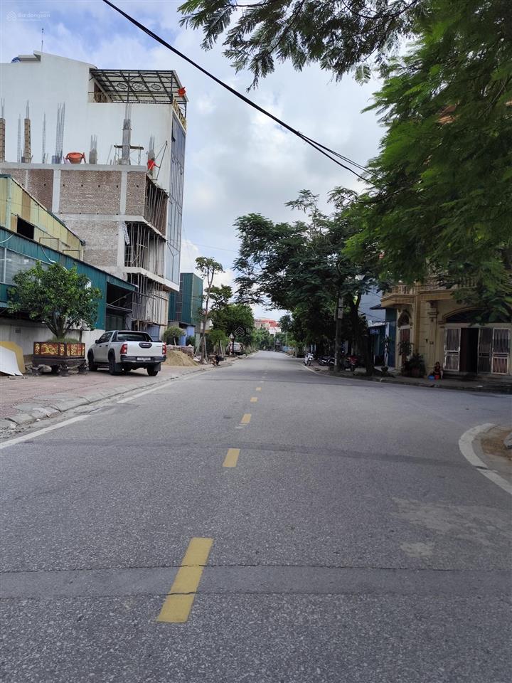 Bán nhà cự khối. 100m², mt 5m nhà 5 tầng thang máy, ôtô tránh kinh doanh giá 17,8 tỷ tl