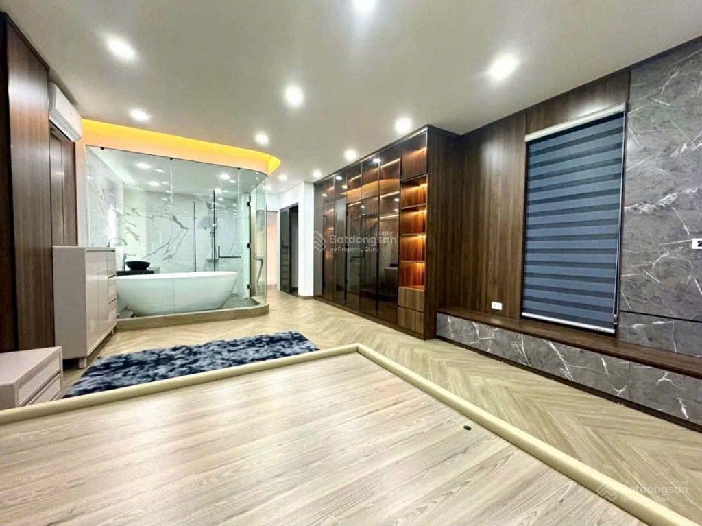 Bán nhà ngọc lâm 60m² , mt 4,5m nhà 6tầng , lô góc , thang máy gara ôtô giá 19 tỷ có tl .