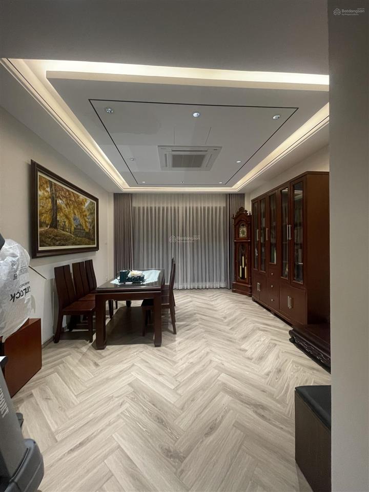 Bán nhà riêng tại đường nguyễn văn cừ, 20,6 tỷ vnd, 40 m2, 4pn, 5wc, 7 tầng